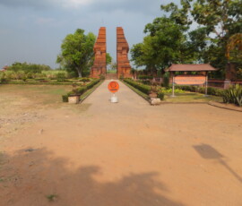 Gapura Wringing Lawang / リンギンローアン門