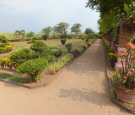 Gapura Wringing Lawang / リンギンローアン門